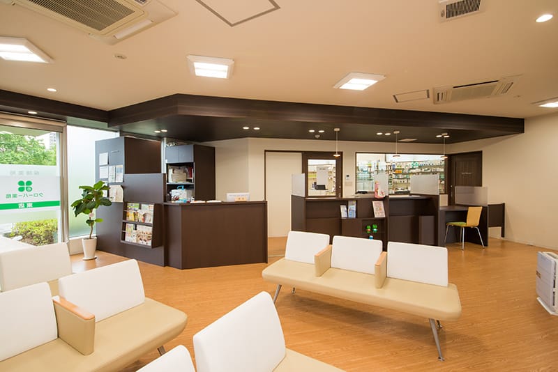 クローバー薬局 東店